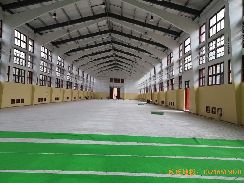 福建中國女排中國隊(duì)訓(xùn)練基地排球場(chǎng)館運(yùn)動(dòng)地板鋪裝案例