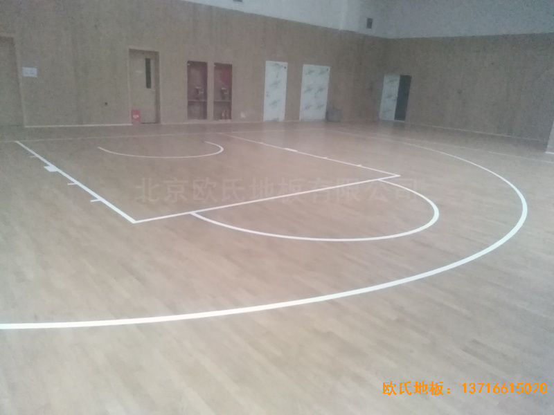 青島黃島區濱海街道中心小學體育木地板鋪設案例