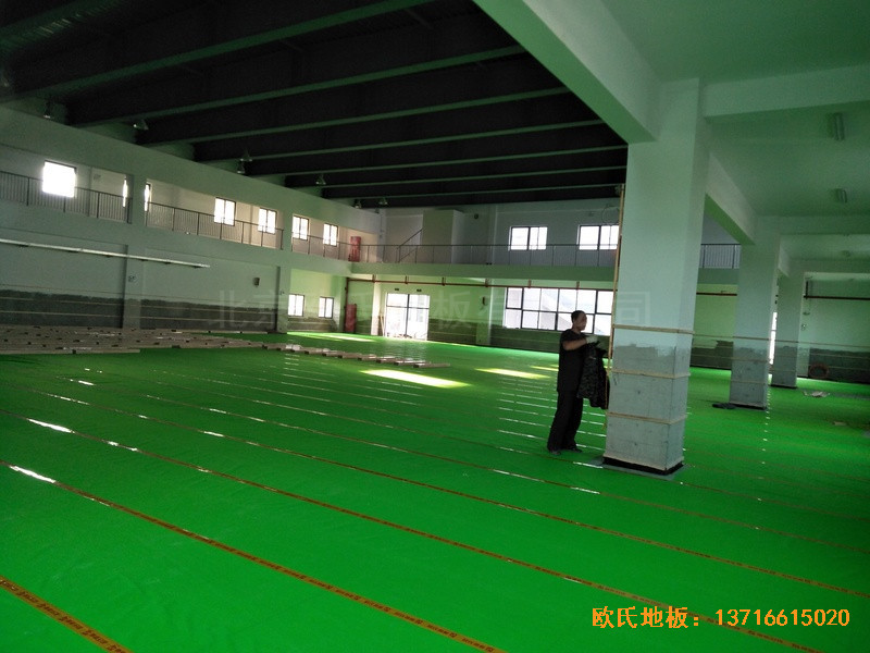 上海嘉定婁唐學校籃球館運動木地板鋪裝案例2