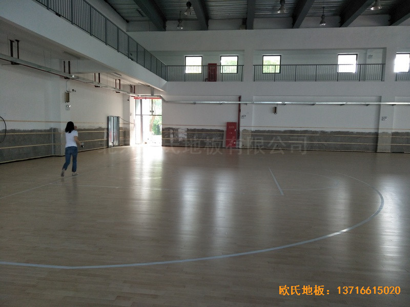 上海嘉定婁唐學校籃球館運動木地板鋪裝案例3