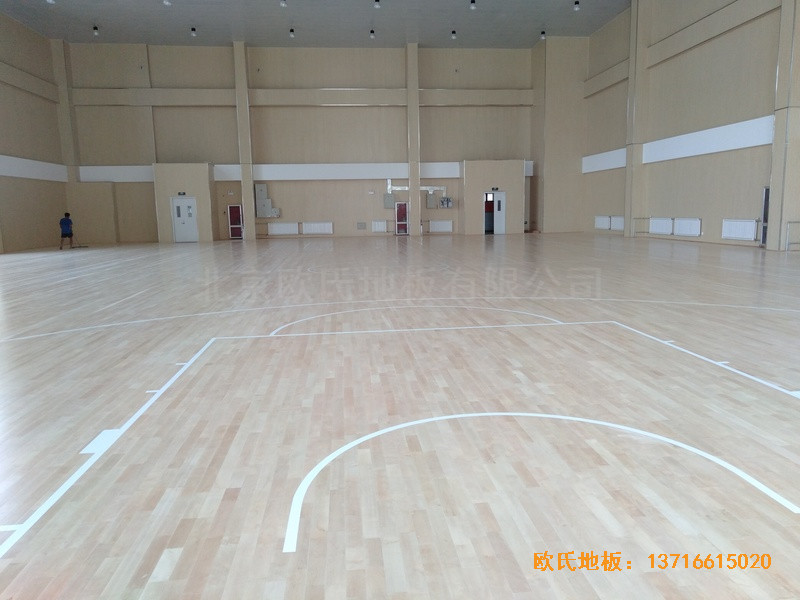山東濟南雪山小學籃球館體育地板施工案例2