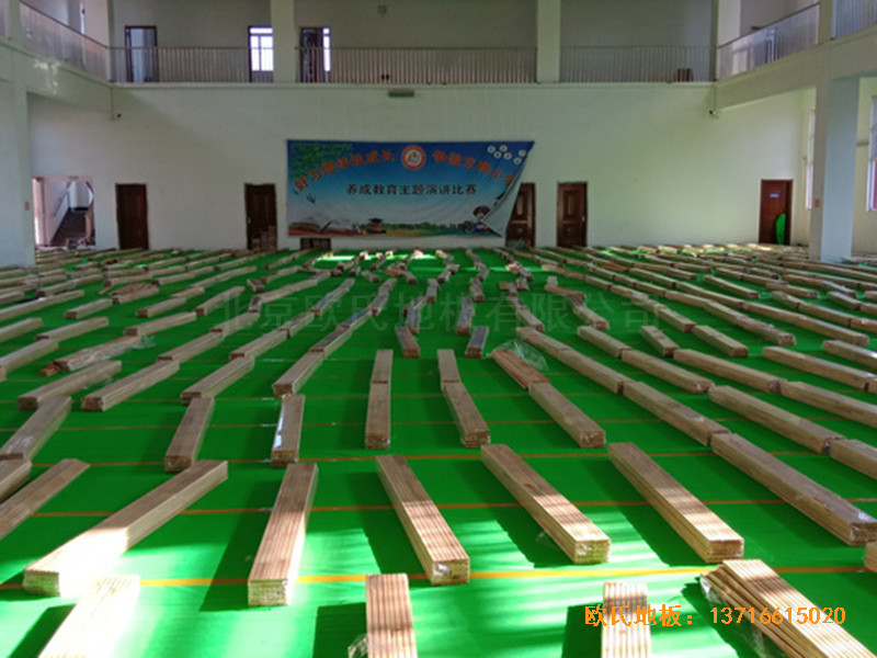 山東菏澤第六實驗小學籃球館體育木地板鋪設案例2
