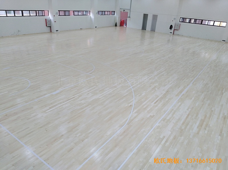 廣州金地香山湖小學籃球館體育木地板施工案例2