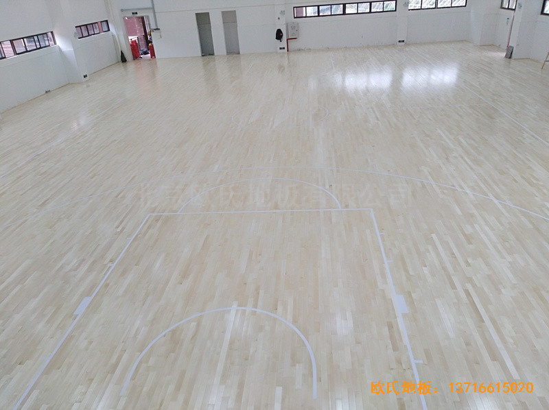 廣州金地香山湖小學籃球館體育木地板施工案例5