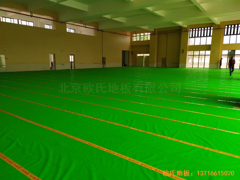 廣州黃埔區萬樾山小學籃球館體育地板鋪裝案例2