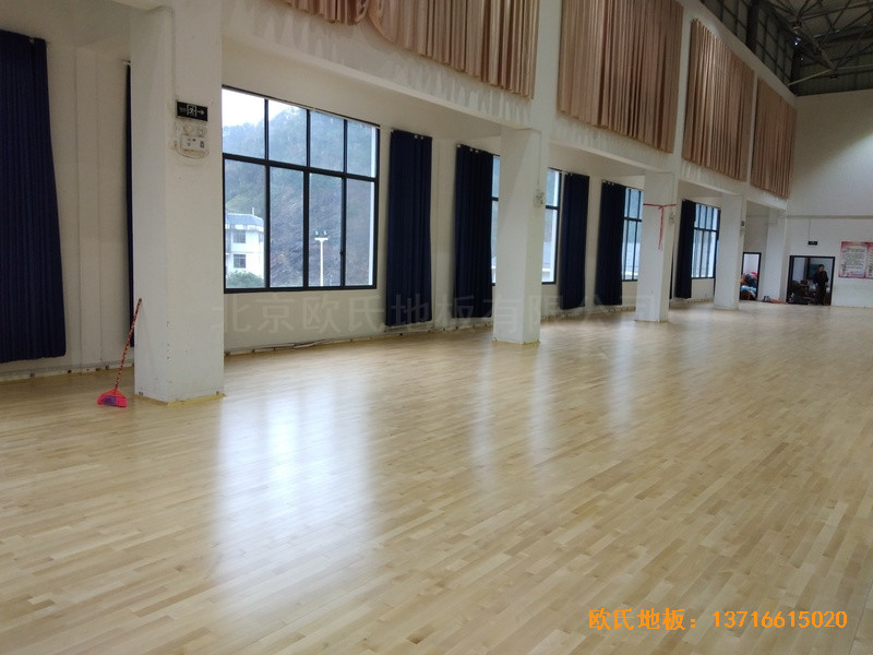 廣西龍勝縣黨校運動館運動地板施工案例4