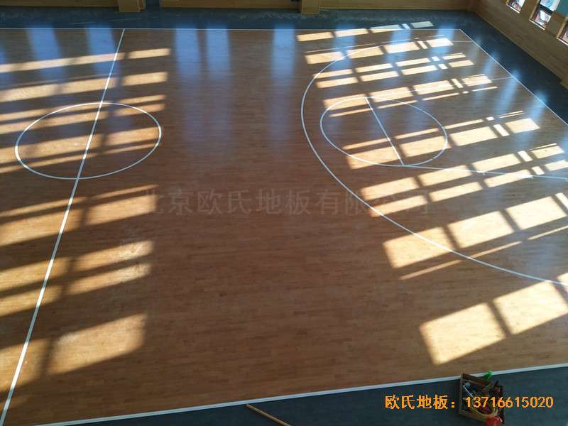 武漢廣阜屯小學清江錦城分校籃球館運動木地板施工案例4