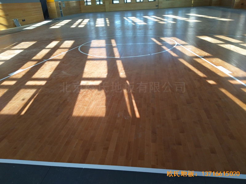 武漢廣阜屯小學清江錦城分校籃球館運動木地板施工案例5