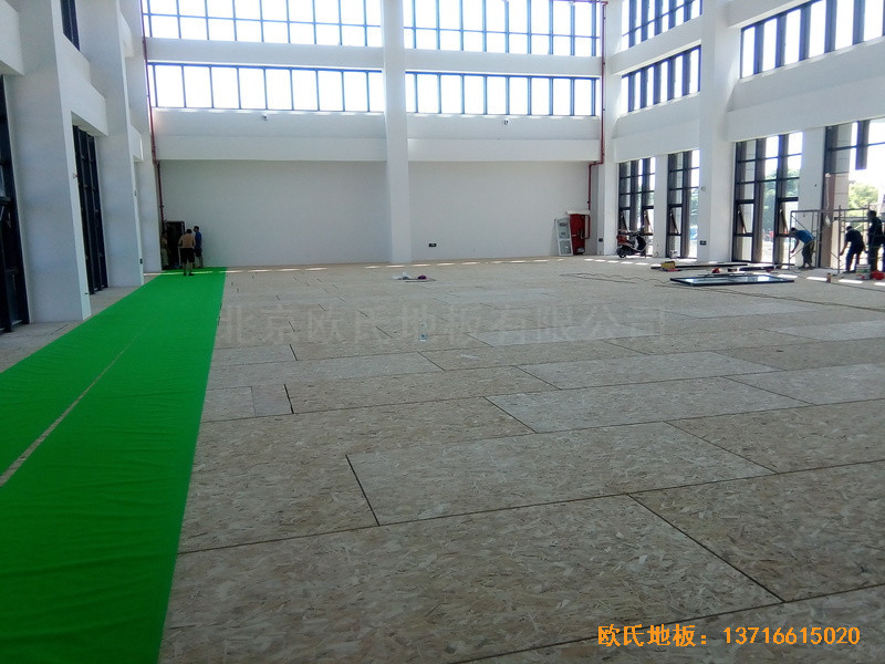 江蘇常卅市都市科技園籃球館運動木地板鋪裝案例2