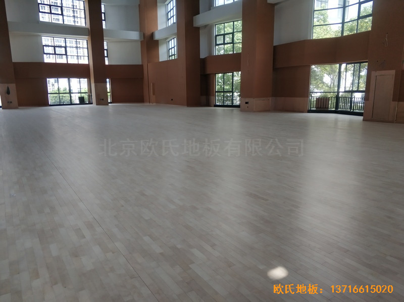 江蘇常州同濟中學運動館運動木地板鋪設案例5