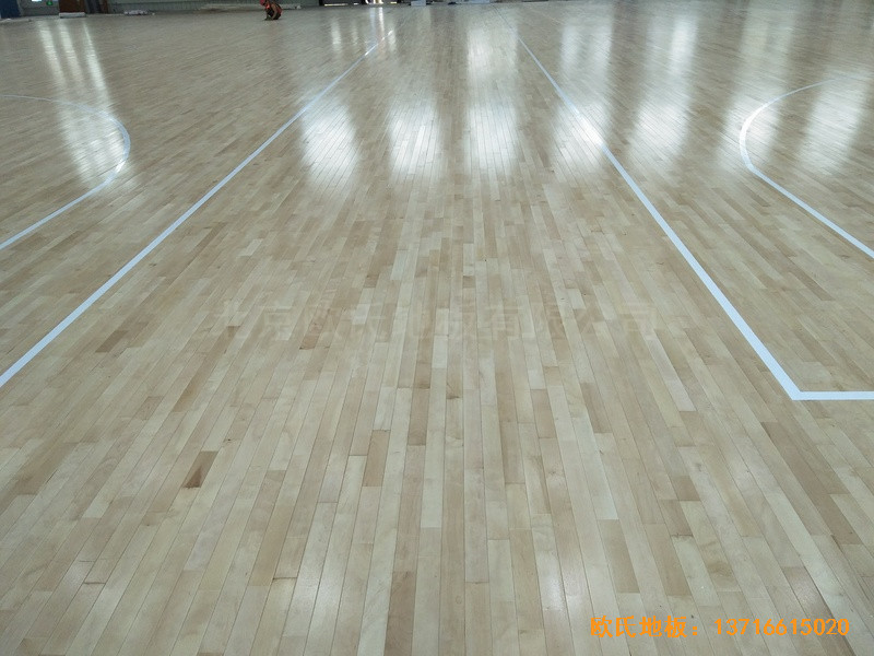 江蘇新能源科技公司籃球館運動木地板安裝案例3