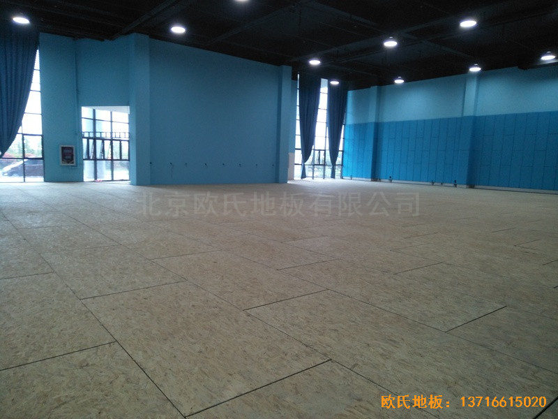 江蘇柘汪鎮港口大廈運動館運動木地板鋪設案例3
