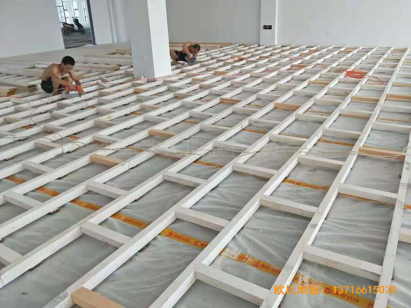 江蘇第二中學籃球館體育木地板鋪裝案例1