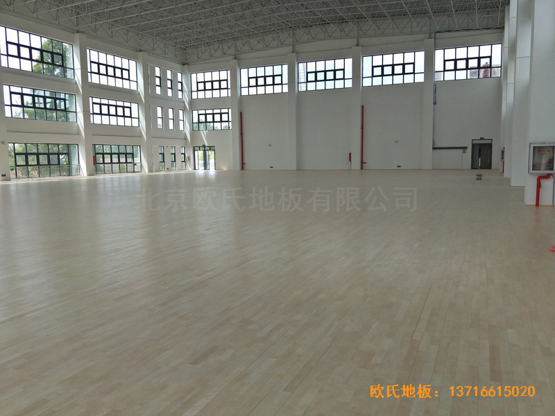 江蘇第二中學籃球館體育木地板鋪裝案例3