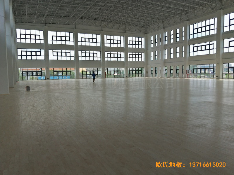 江蘇第二中學籃球館體育木地板鋪裝案例4