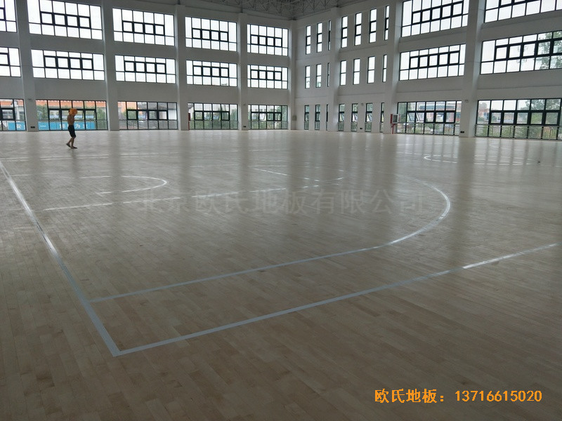 江蘇第二中學籃球館體育木地板鋪裝案例5
