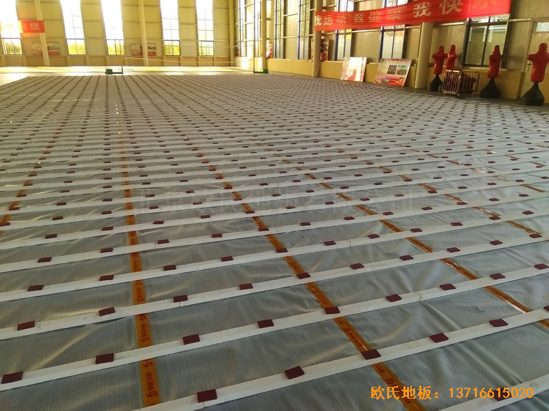 江蘇虎腰村愛爾行業學校運動館體育木地板施工案例2