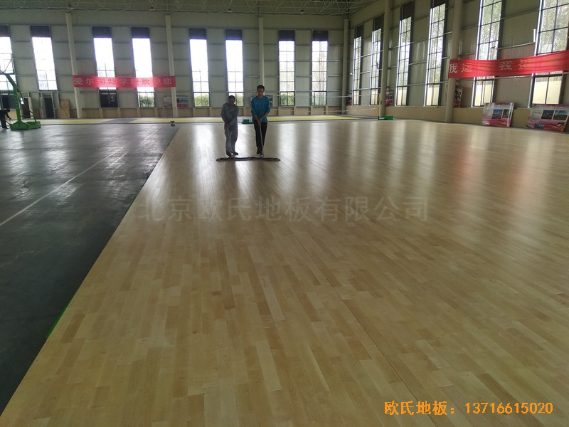 江蘇虎腰村愛爾行業學校運動館體育木地板施工案例5