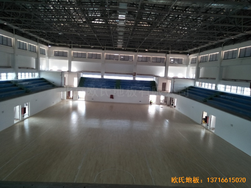江西贛州天嬌中學運動館體育地板鋪裝案例5
