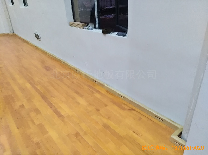 江西鷹潭余江縣工業園區籃球館體育木地板鋪設案例2