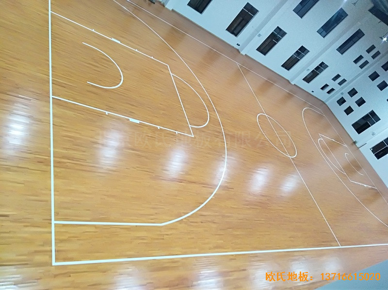 江西鷹潭余江縣工業園區籃球館體育木地板鋪設案例3