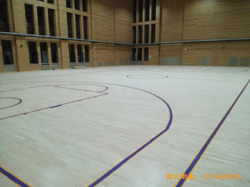 河北雄縣第三高中籃球館運動地板鋪設案例5