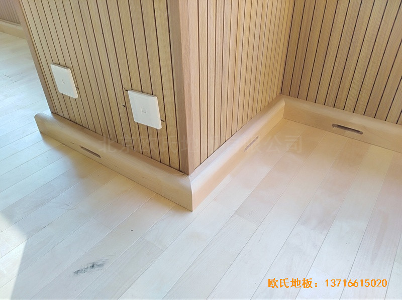 河南南陽十三中籃球館運動木地板鋪裝案例3