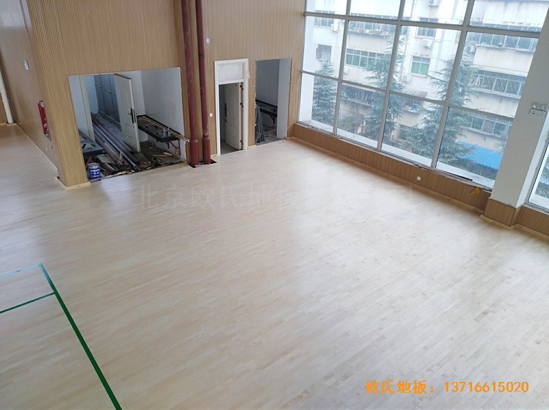 河南南陽十三中籃球館運動木地板鋪裝案例4