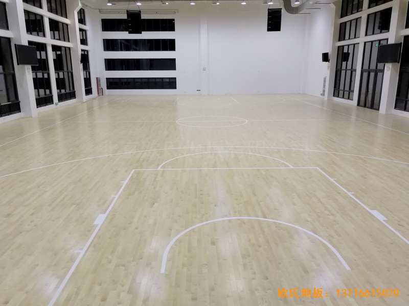 浙江舟山市舟山電廠籃球館體育木地板施工案例4