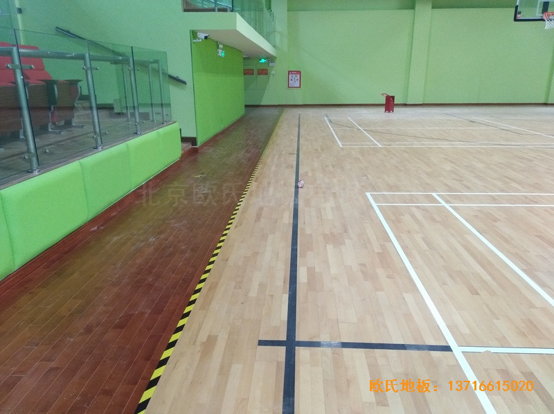 深圳普林斯頓小學籃球館運動木地板施工案例4