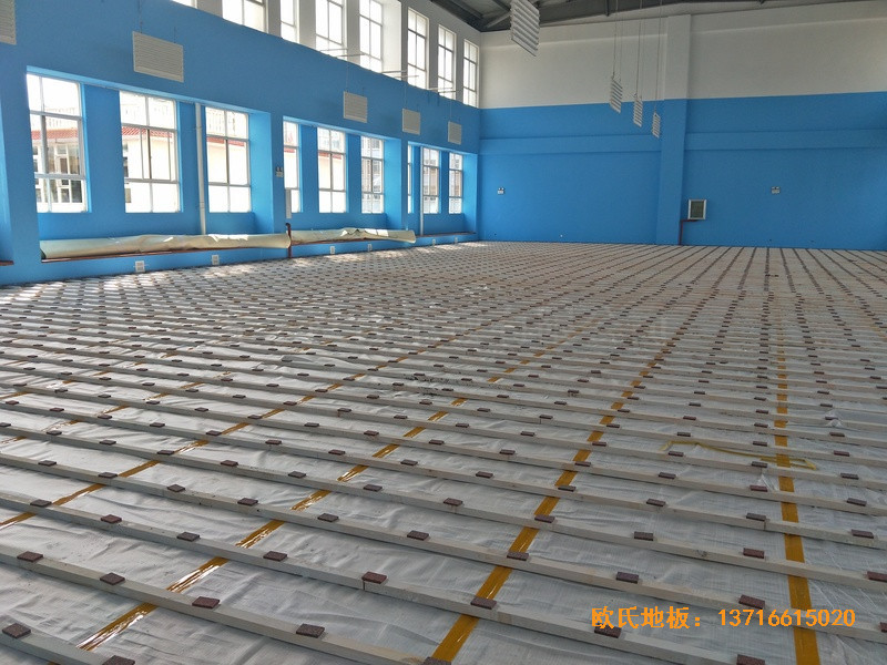 云南公安局小區羽毛球館體育木地板鋪設案例1