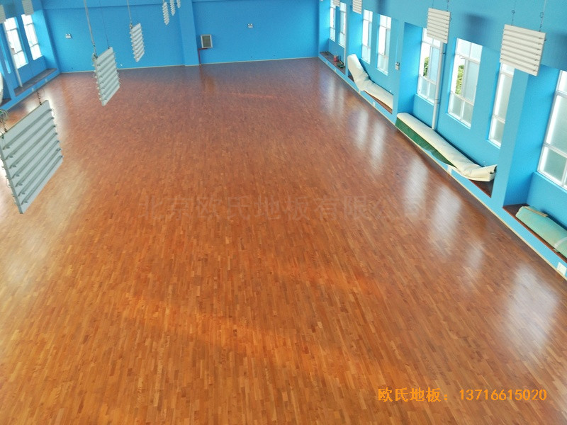 云南公安局小區羽毛球館體育木地板鋪設案例3