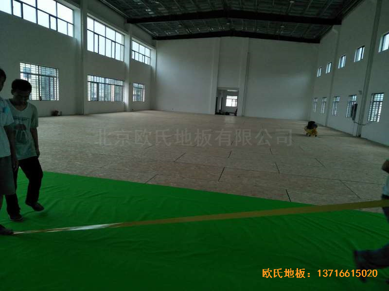 湖北鄢家河三組籃球館體育木地板鋪設案例2