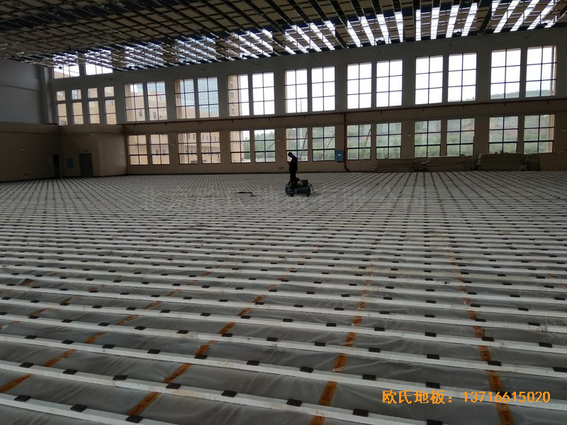 湖南岳麓南雅湘江中學籃球館體育木地板鋪裝案例1