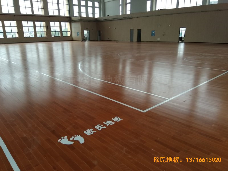 湖南岳麓南雅湘江中學籃球館體育木地板鋪裝案例3