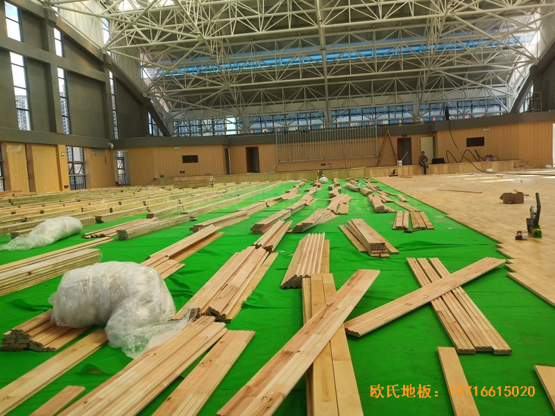 湖南楊山實驗中學體育館運動木地板鋪裝案例2