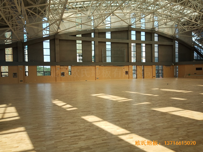 湖南楊山實驗中學體育館運動木地板鋪裝案例3