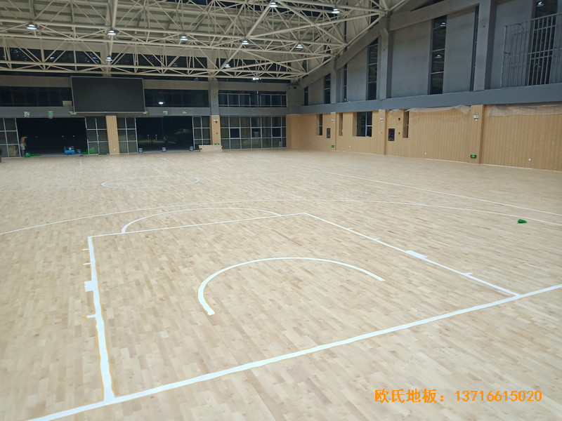 湖南楊山實驗中學體育館運動木地板鋪裝案例4