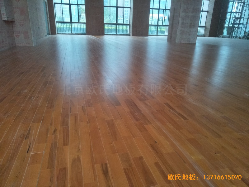 福建泉州海關橋南運動場體育木地板鋪設案例0