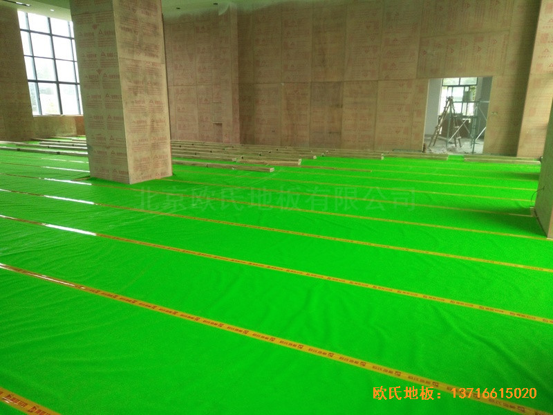 福建泉州海關橋南運動場體育木地板鋪設案例3