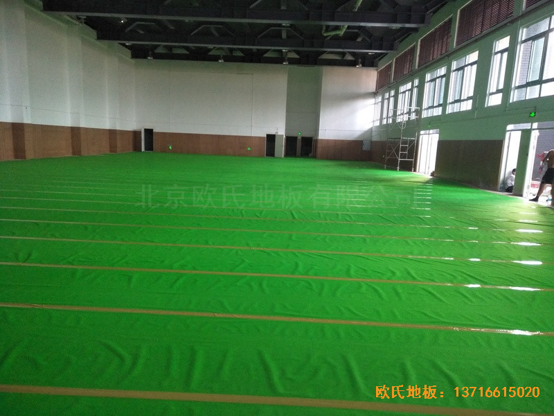 西南大學華南城小學運動館體育地板鋪裝案例3