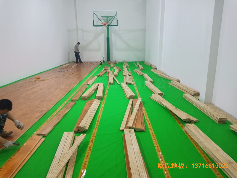 西城區(qū)黃寺大街24號院籃球館運(yùn)動地板鋪裝案例3