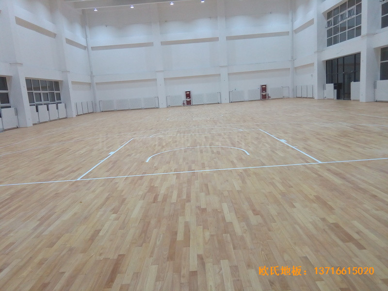 銀川北師大銀川小學籃球館運動地板鋪設案例5