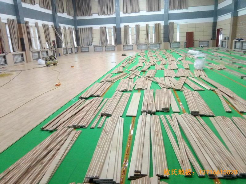 青海省稅務干部學校籃球館運動木地板施工案例2