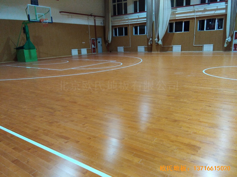 北京懷柔實驗小學籃球館體育地板施工案例4