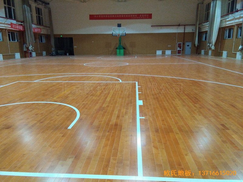 北京懷柔實驗小學籃球館體育地板施工案例5