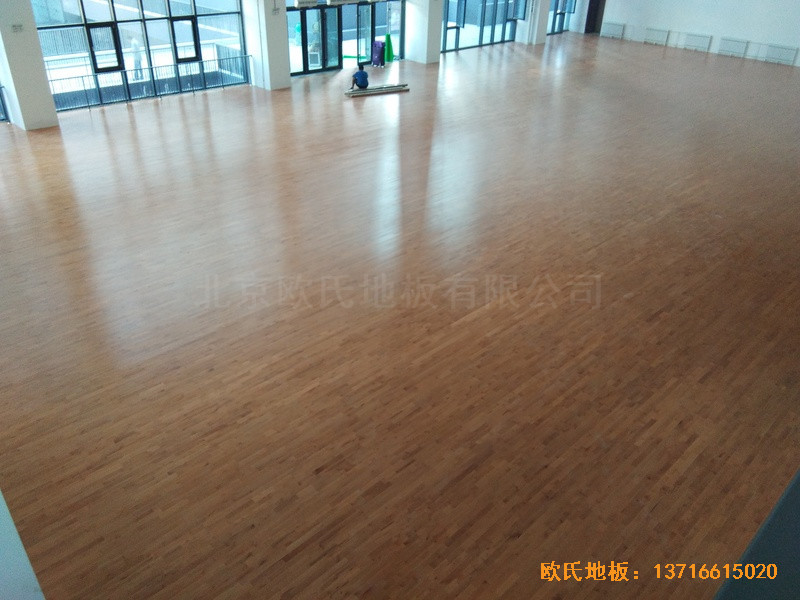 北京朝陽經管學院運動館體育木地板鋪裝案例4