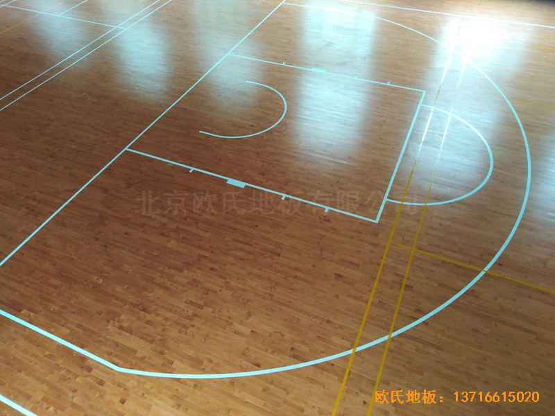北大貴陽附屬實驗學校運動館體育地板鋪裝案例3