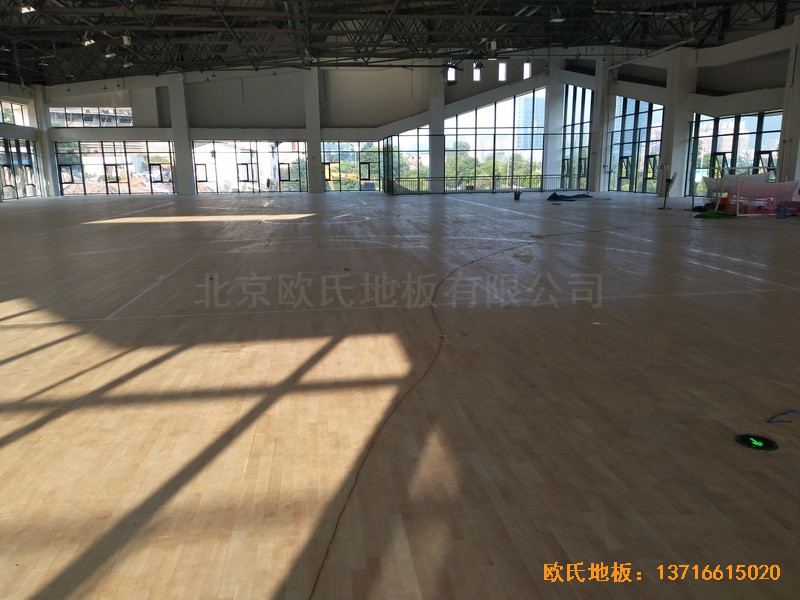 四川宜賓市臨港實驗學校體育館體育地板鋪裝案例0