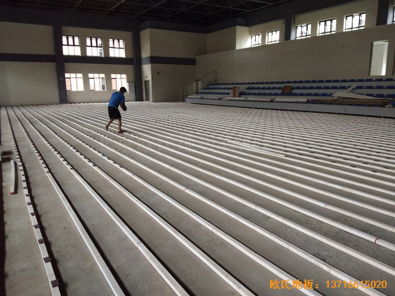 四川成都怡馨家園中學運動館體育木地板施工案例1